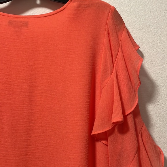 Like New Vince Camuto Top! - Picture 7 of 8